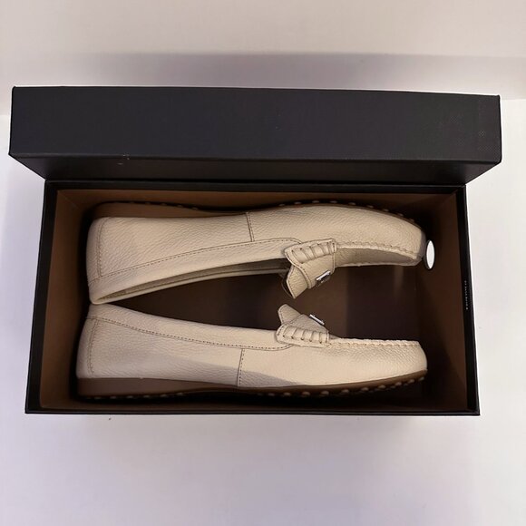 COACH (8) Fredrica Milk Loafer Flats Pebble Grain Leather Gold Beige Stone Taupe - Picture 3 of 14